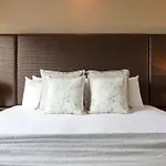 Sweeping Harbourfront Views Atop Tropical Resort